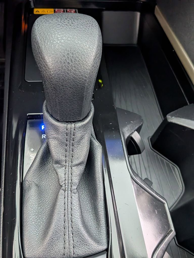 Used 2025 Toyota Camry LE FWD image 17