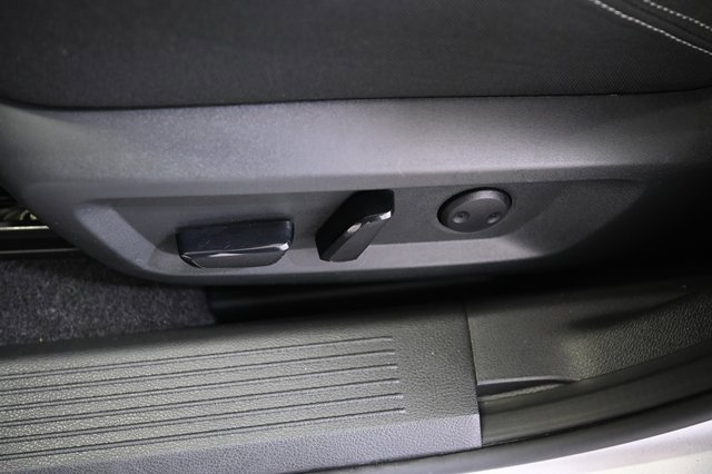 Used 2024 Nissan Rogue SV image 23