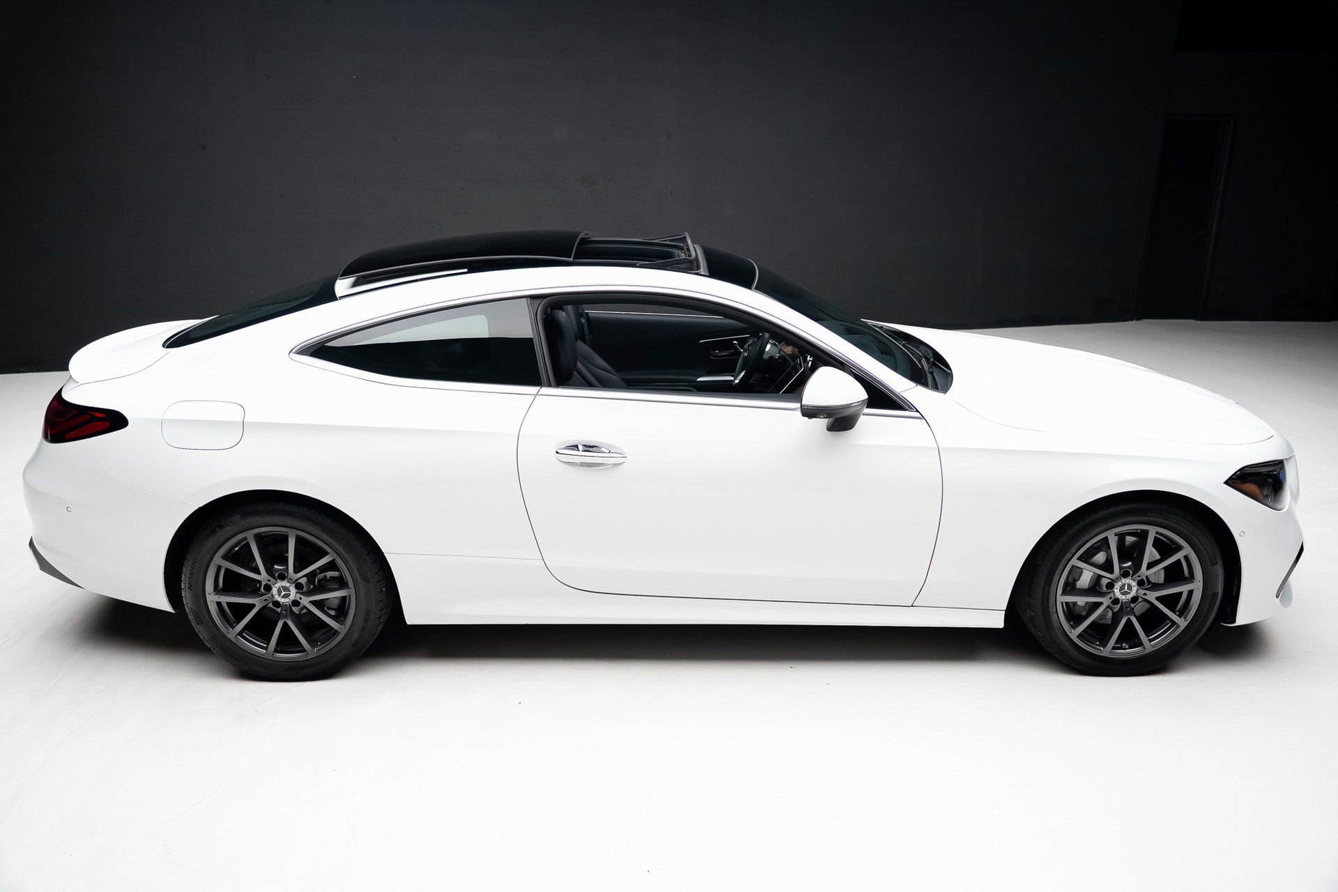 Used 2024 Mercedes-Benz CLE 300 4MATIC Coupe image 34