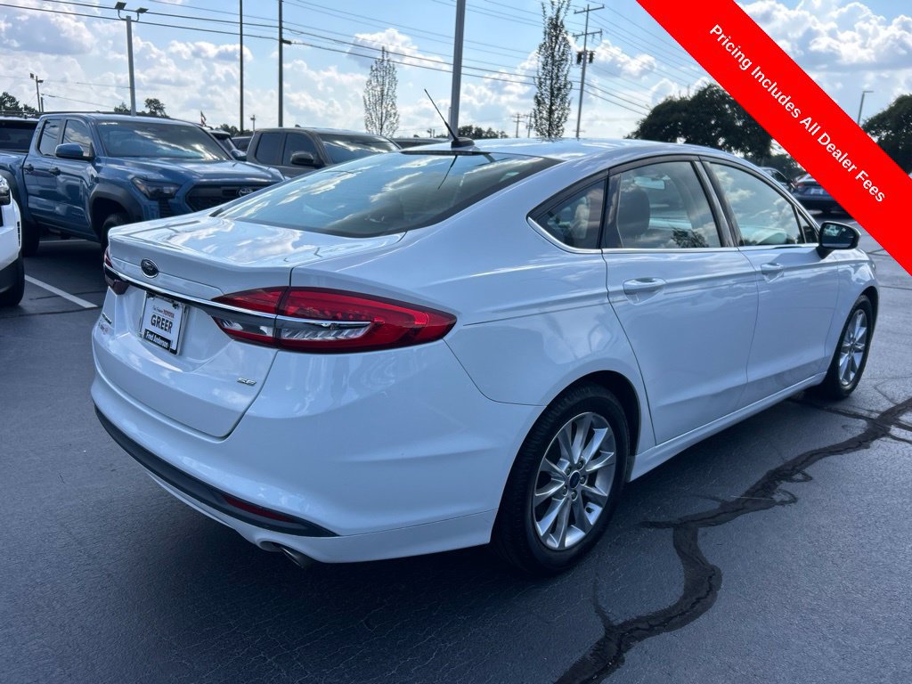 Used 2017 Ford Fusion SE FWD image 16