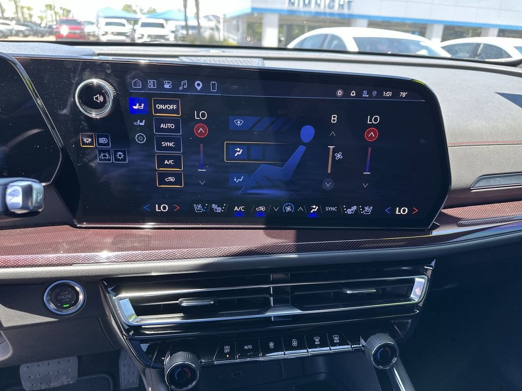 Used 2026 Chevrolet Traverse RS FWD image 28