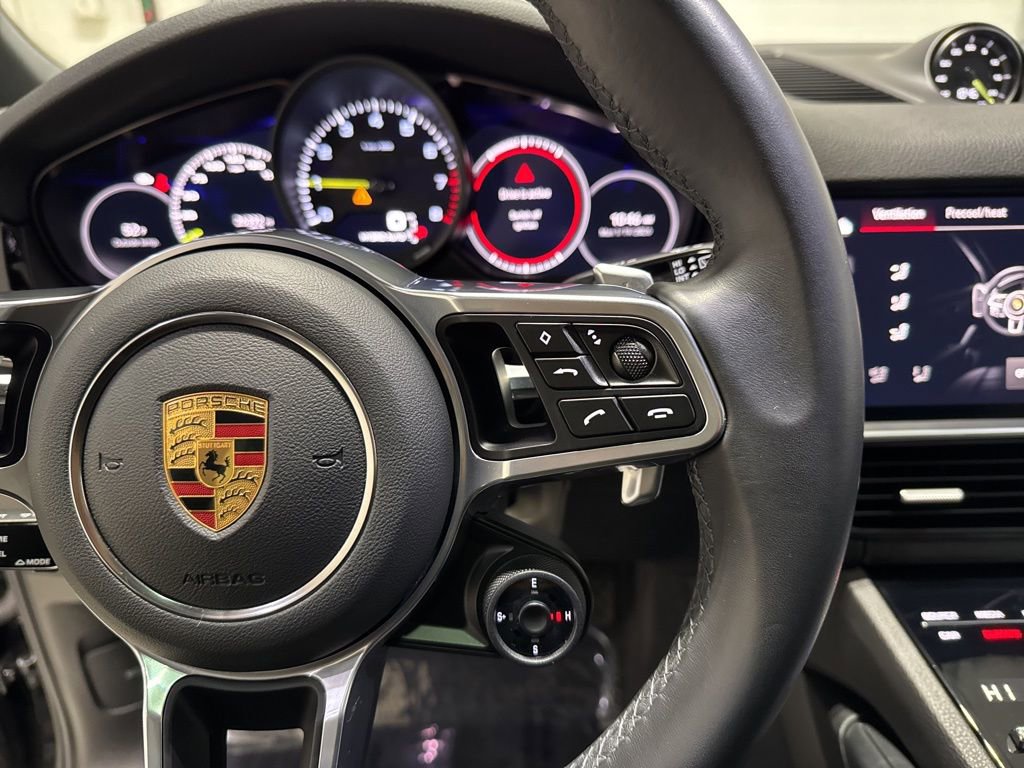 Used 2023 Porsche Cayenne w/ Premium Package AWD/4WD image 25