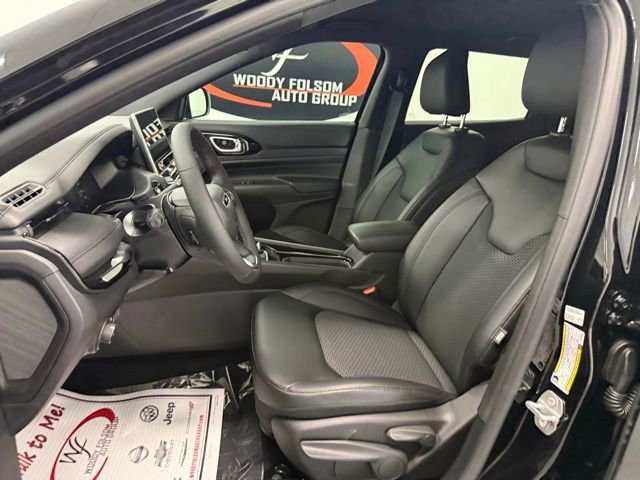 New 2026 Jeep Compass Latitude image 11