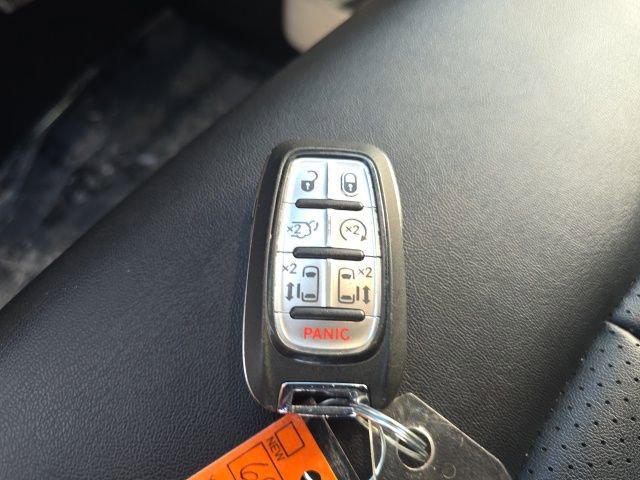 Certified 2024 Chrysler Pacifica Touring-L image 29