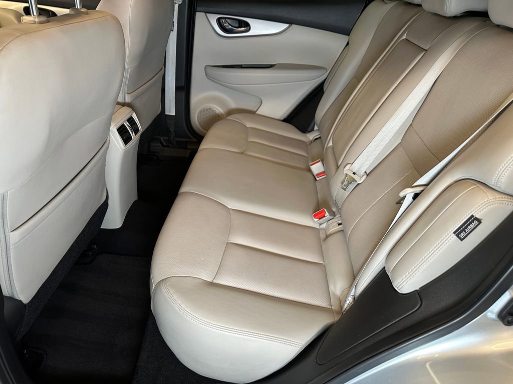 Used 2020 Nissan Rogue Sport SL w/ Premium Package FWD image 20
