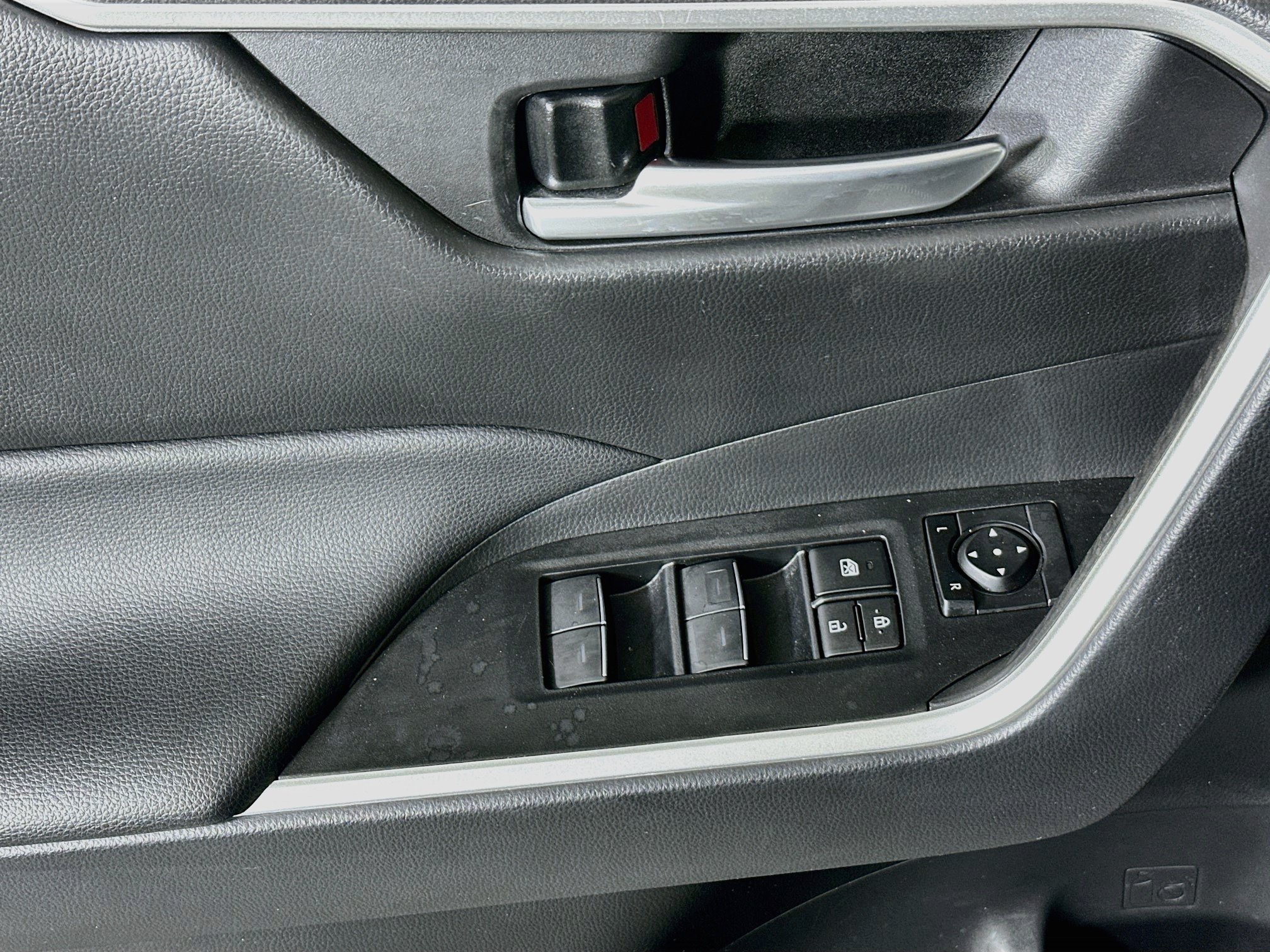 Certified 2023 Toyota RAV4 XLE w/ Convenience Package FWD image 14