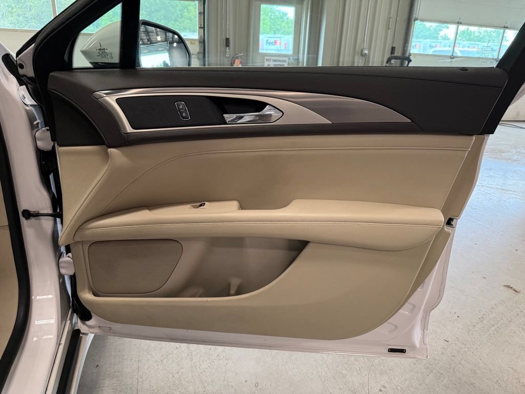 Used 2020 Lincoln MKZ w/ Convenience Package FWD image 32
