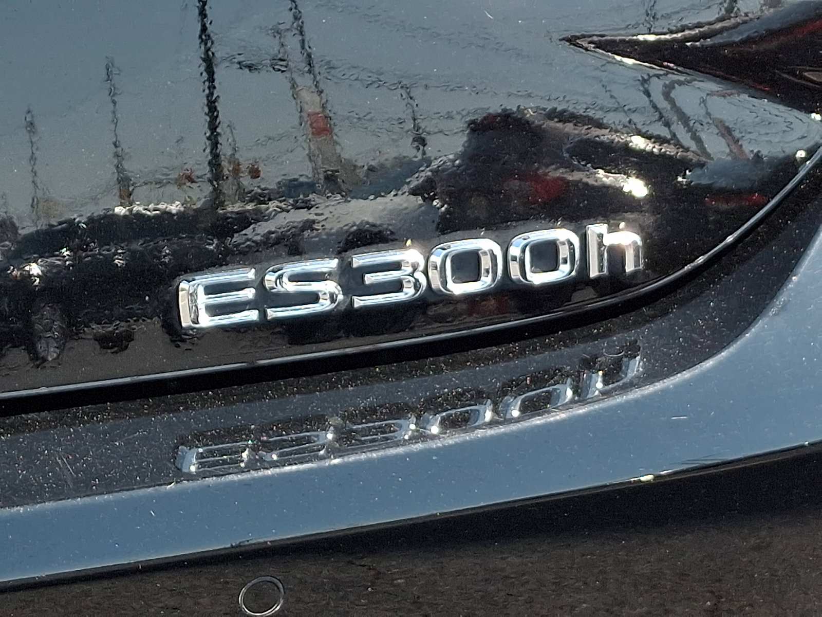 Used 2024 Lexus ES 300h w/ Technology Package image 32