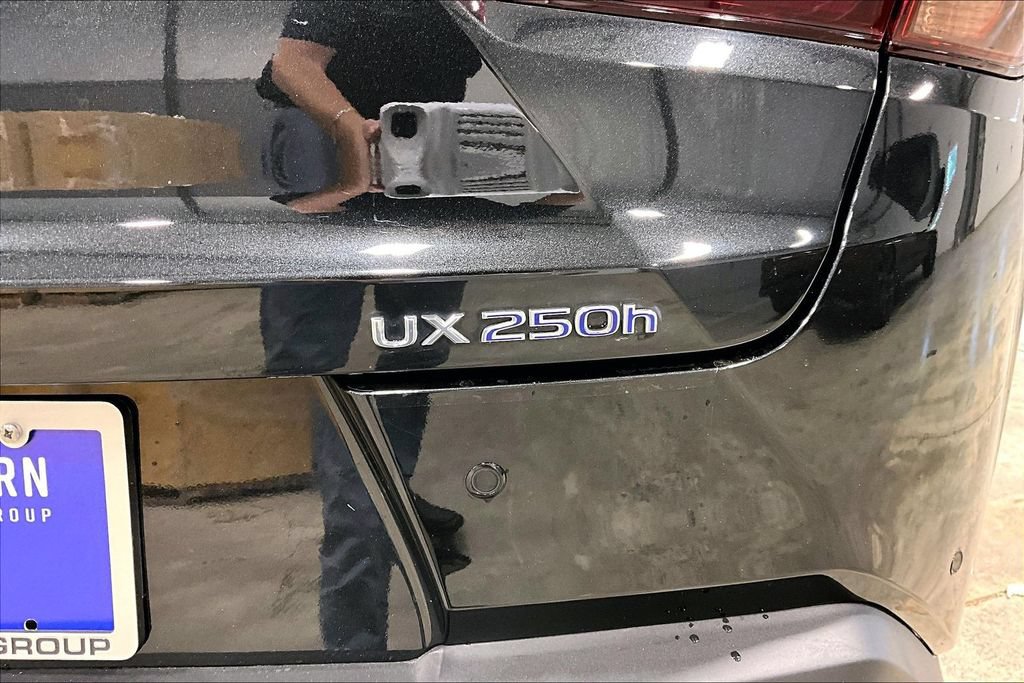 Used 2022 Lexus UX 250h w/ Premium Package AWD/4WD image 24