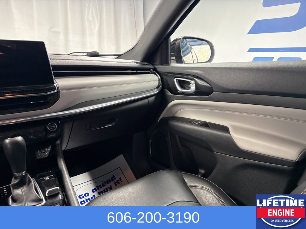 Used 2023 Jeep Compass Limited AWD/4WD image 24