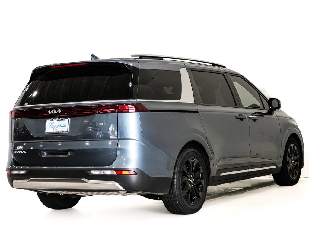 Used 2023 Kia Carnival SX FWD image 6