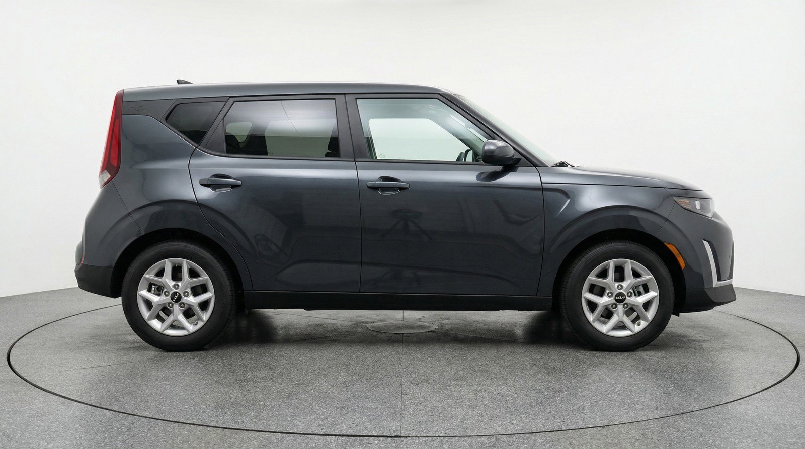Used 2025 Kia Soul LX w/ LX Technology Package FWD image 11