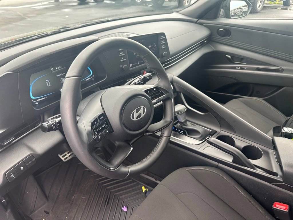 Used 2025 Hyundai Elantra Sport image 10