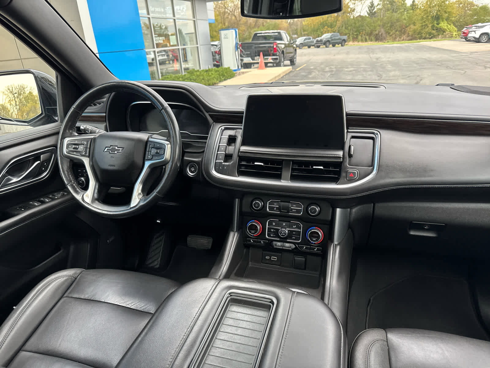 Certified 2023 Chevrolet Suburban Z71 w/ Luxury Package image 7