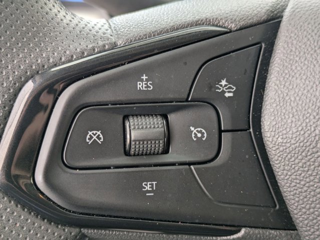 Used 2025 Chevrolet Trax LT FWD image 15