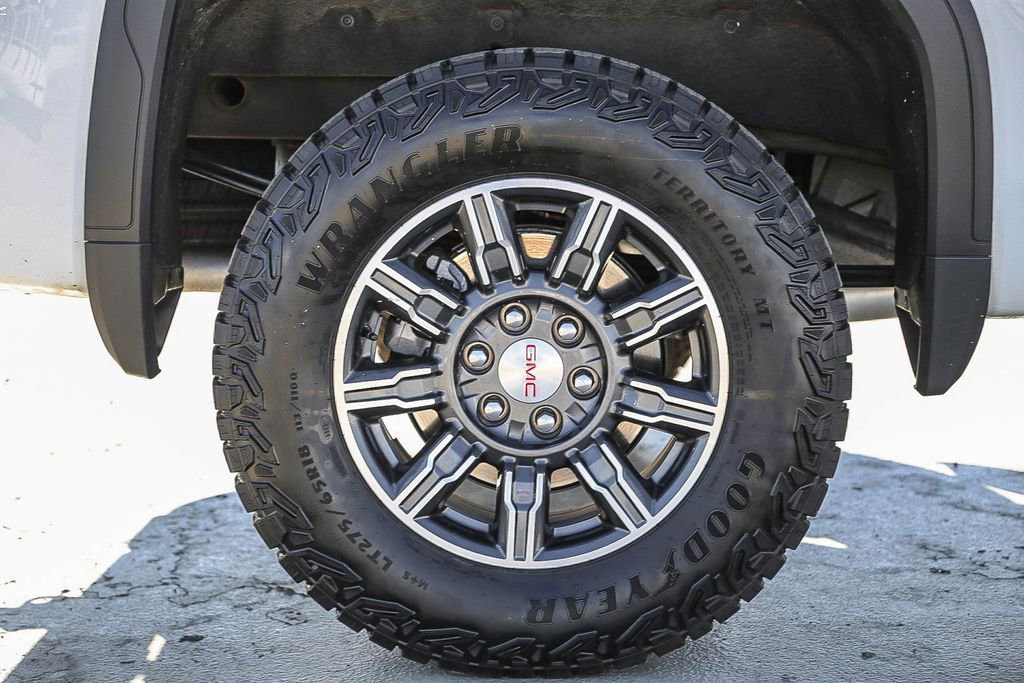 Used 2025 GMC Sierra 1500 AT4 image 12