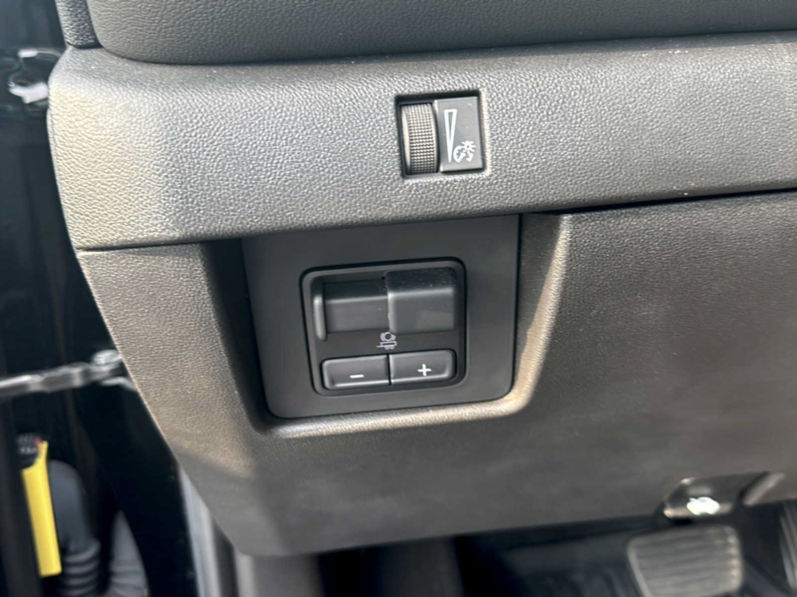 Used 2024 Chevrolet Colorado LT w/ LT Convenience Package II AWD/4WD image 14