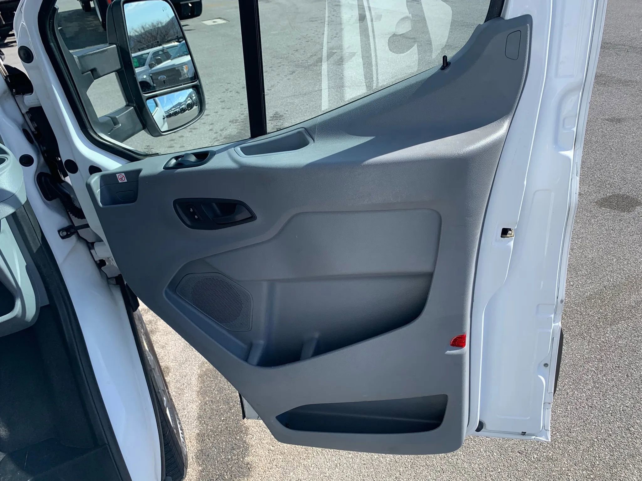 Used 2019 Ford Transit 250 130 Low Roof RWD image 21