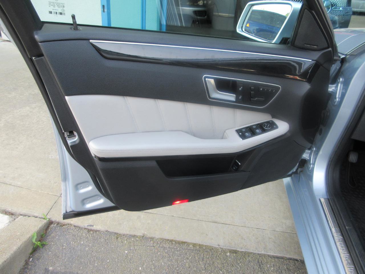 Used 2013 Mercedes-Benz E 350 4MATIC Wagon image 5