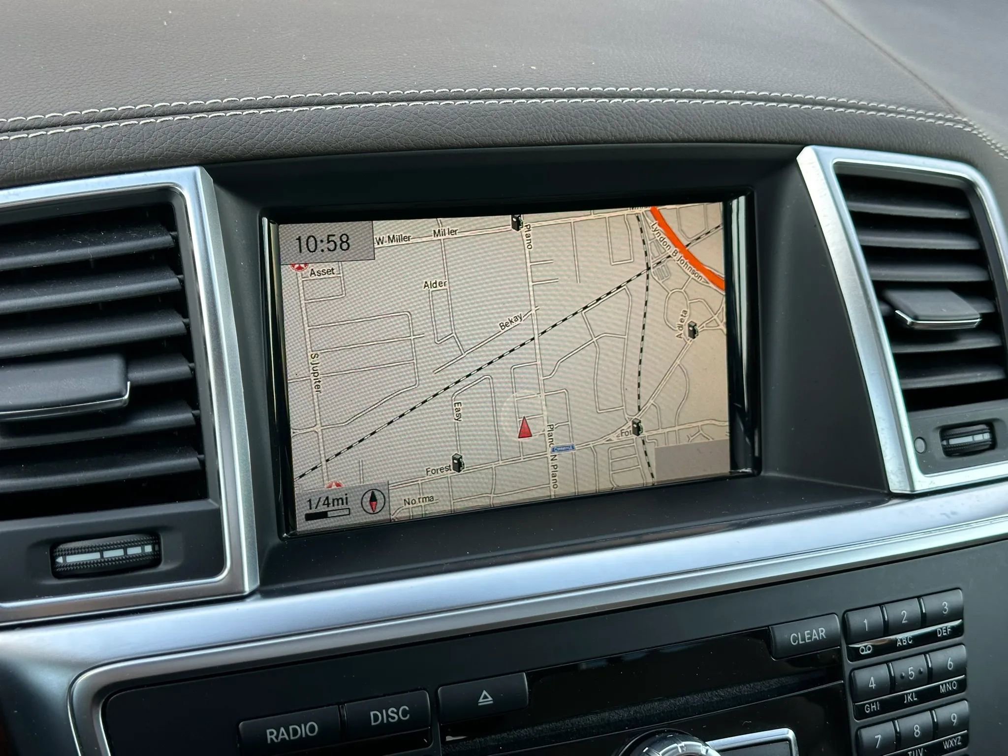 Used 2015 Mercedes-Benz GL 550 4MATIC image 39