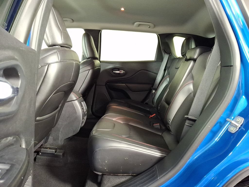 Used 2019 Jeep Cherokee Trailhawk w/ Cold Weather Group AWD/4WD image 13
