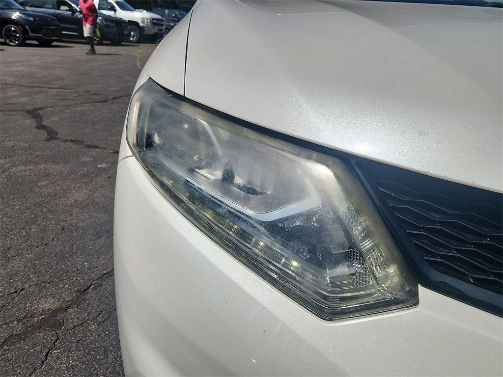 Used 2016 Nissan Rogue SL w/ SL Premium Package image 9