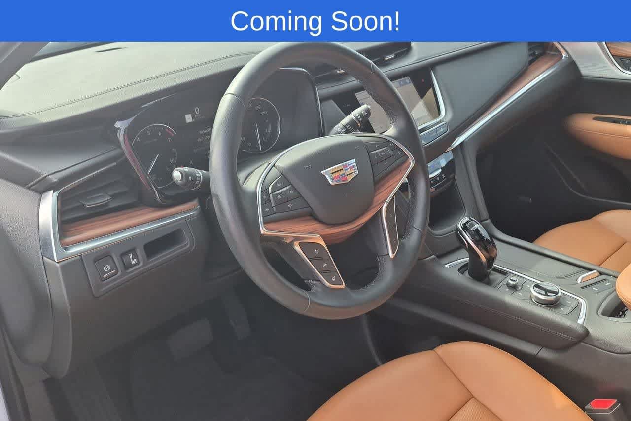Used 2024 Cadillac XT5 Premium Luxury AWD/4WD image 2