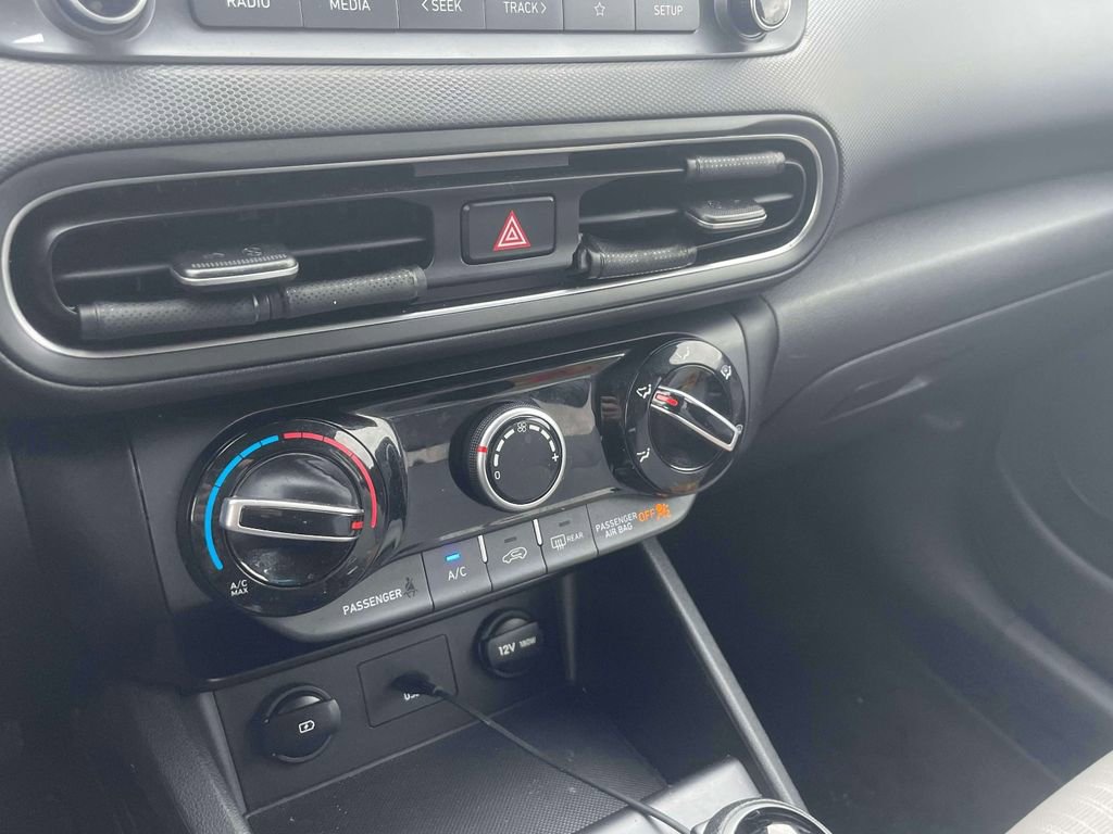 Certified 2023 Hyundai Kona SEL AWD/4WD image 29