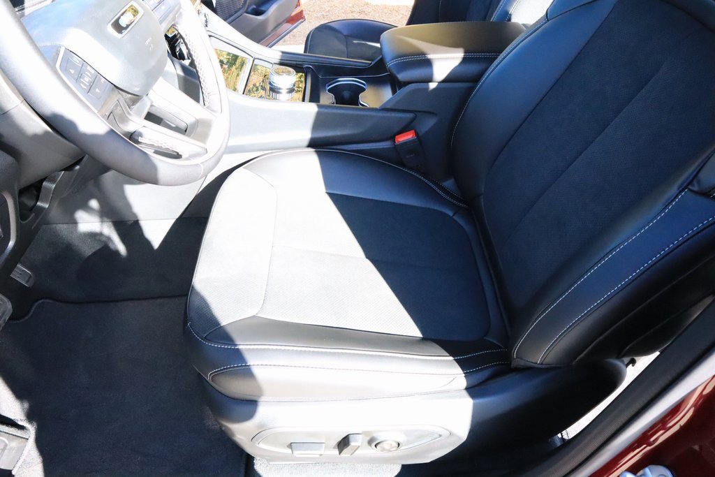 New 2025 Jeep Grand Cherokee L Altitude image 11