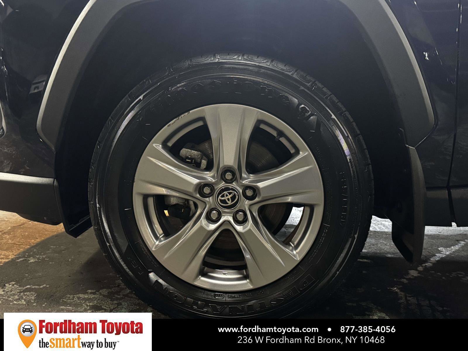 Used 2024 Toyota RAV4 XLE w/ Convenience Package image 7