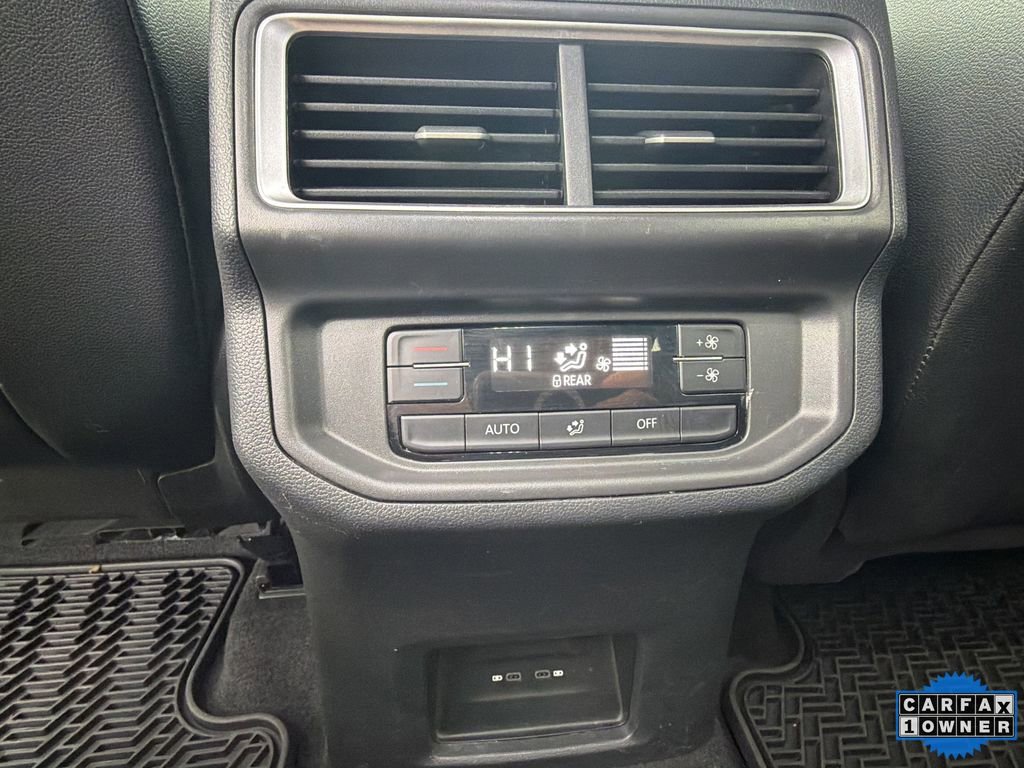Used 2024 Volkswagen Atlas SE image 25