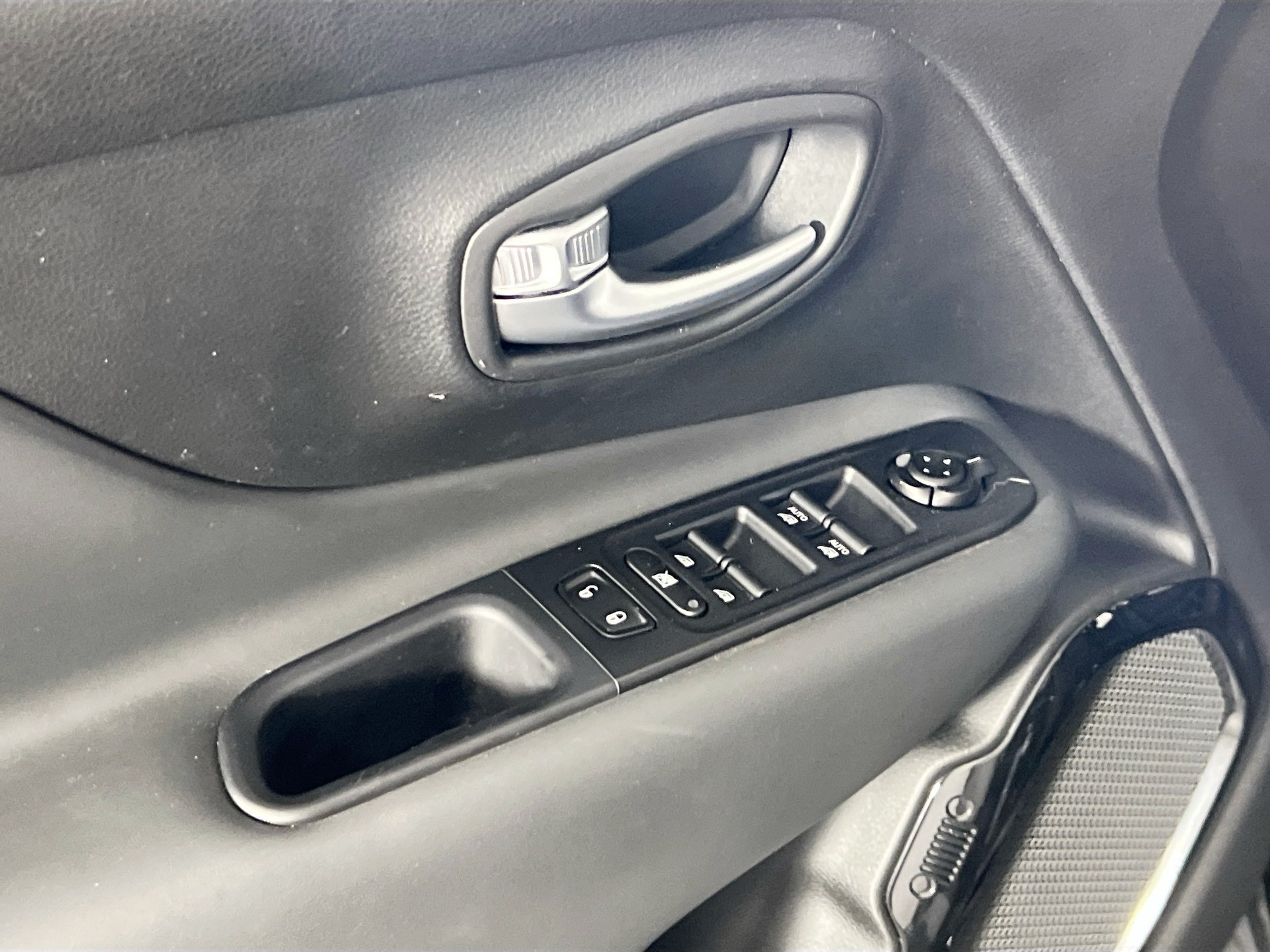 Used 2022 Jeep Renegade Altitude w/ Convenience Group AWD/4WD image 18