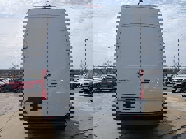 Used 2024 Mercedes-Benz eSprinter 170 Cargo image 8