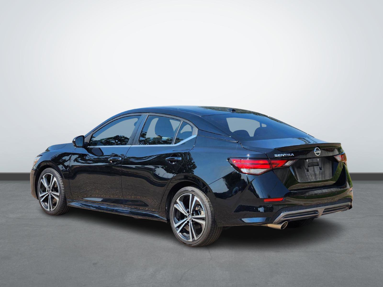 Used 2022 Nissan Sentra SR image 3