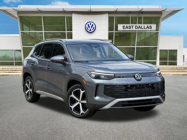 Used 2025 Volkswagen Tiguan SE