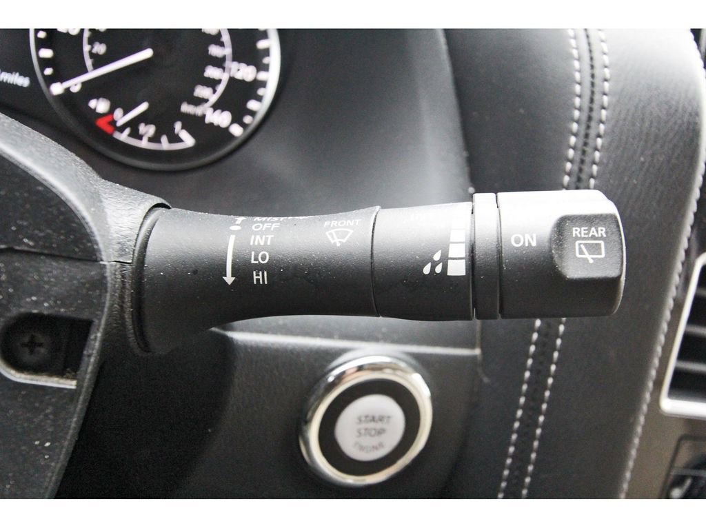 Used 2024 Nissan Armada SV image 12