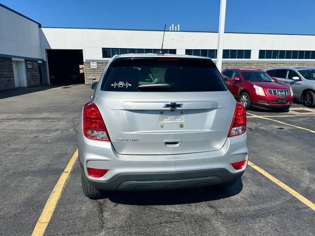 Used 2020 Chevrolet Trax LS w/ Tint and Cruise Package AWD/4WD image 6