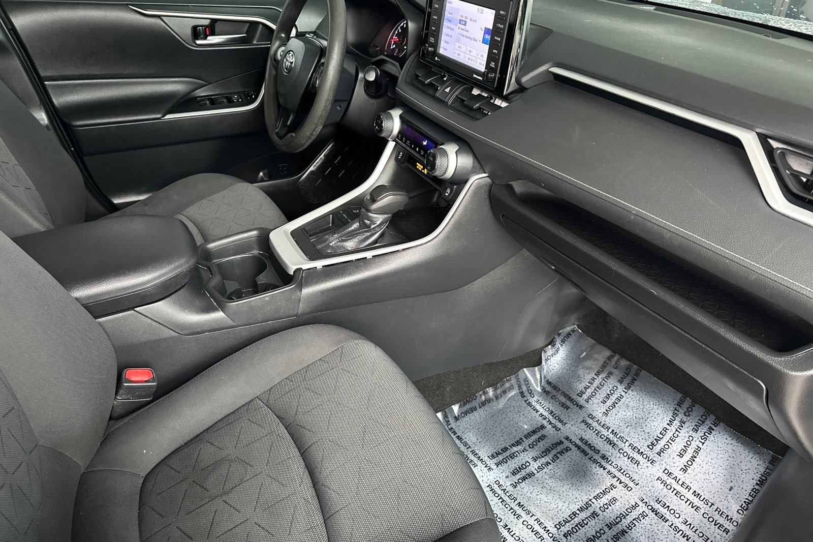 Used 2021 Toyota RAV4 XLE image 18