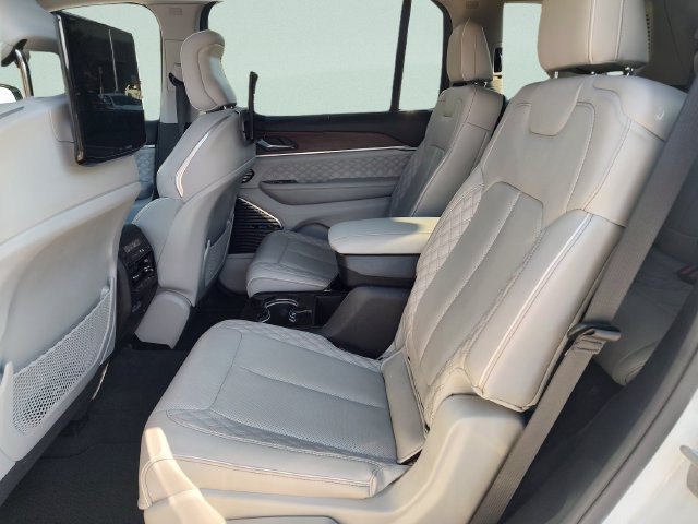 Used 2023 Jeep Grand Cherokee L Summit w/ Advanced Protech Group IV RWD image 26