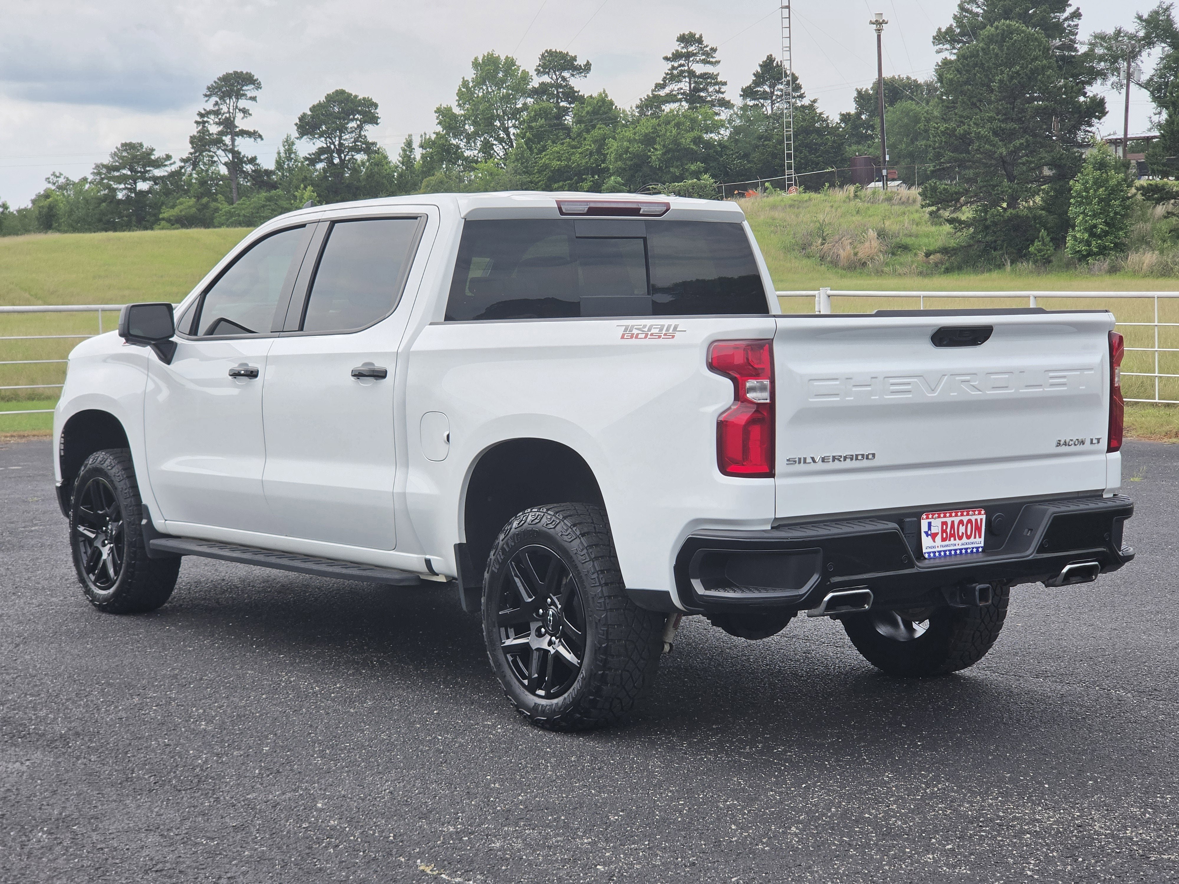 Used 2024 Chevrolet Silverado 1500 LT Trail Boss w/ LT Trail Boss Premium Package AWD/4WD image 6