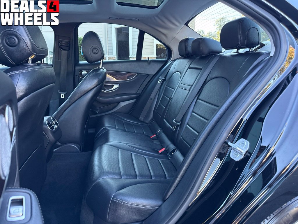 Used 2015 Mercedes-Benz C 300 Sedan image 10