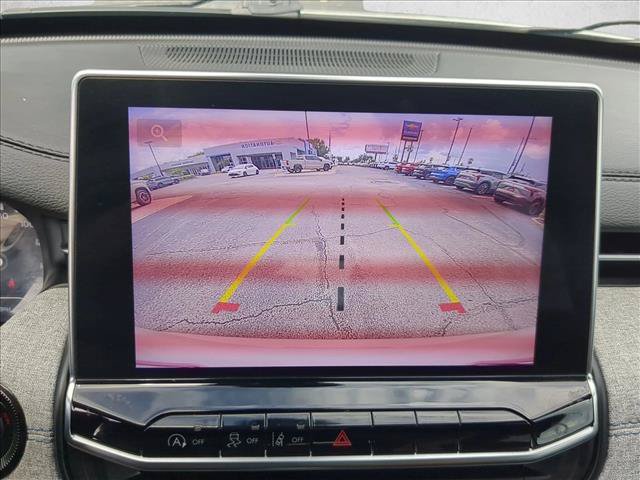 Used 2024 Jeep Compass Latitude AWD/4WD image 13