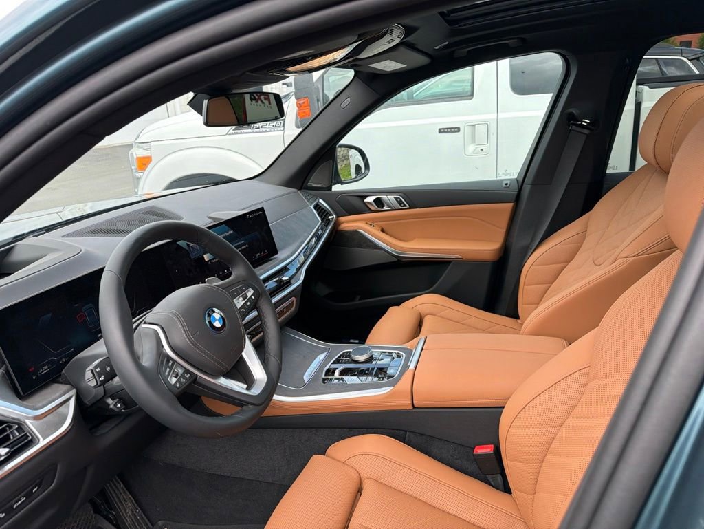 Certified 2026 BMW X5 xDrive50e AWD/4WD image 2