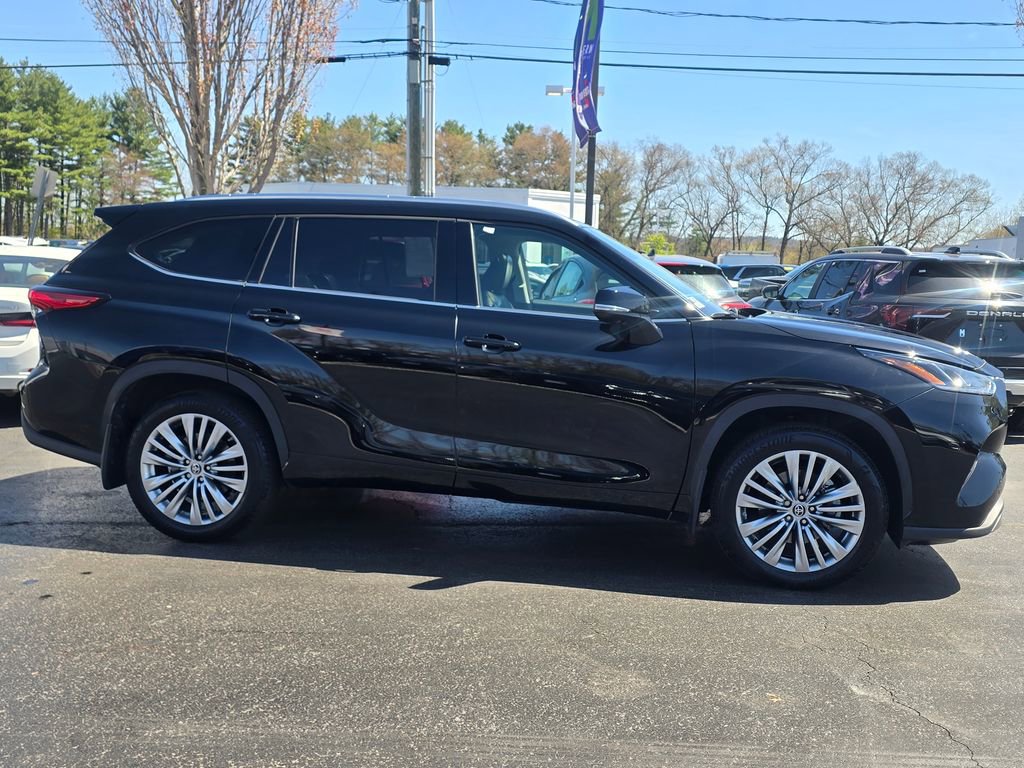 Used 2023 Toyota Highlander Platinum AWD/4WD image 9