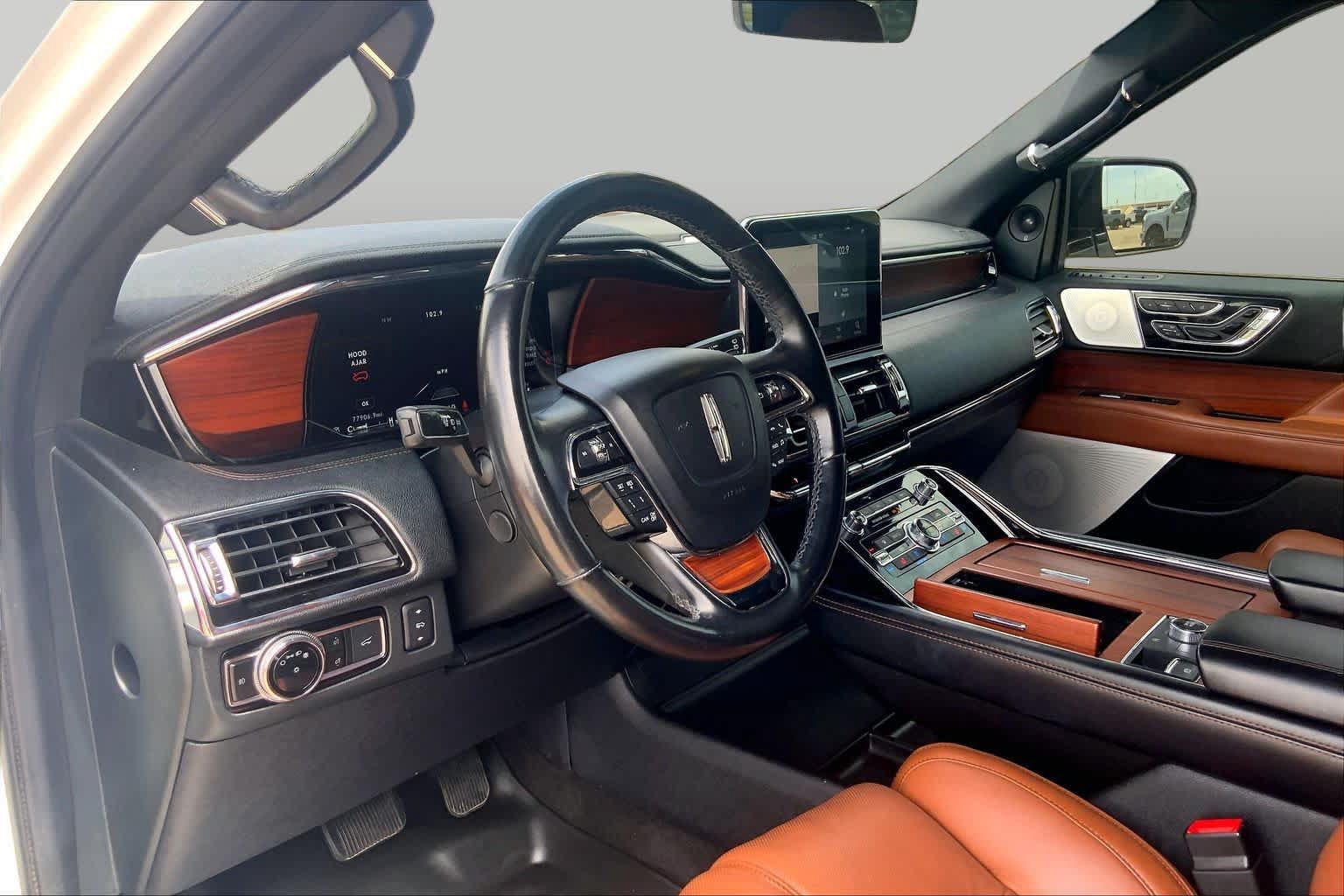 Used 2020 Lincoln Navigator L Reserve w/ Luxury Package AWD/4WD image 17