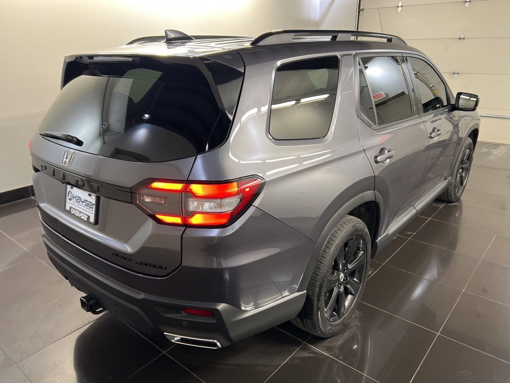 Used 2025 Honda Pilot Black Edition image 6