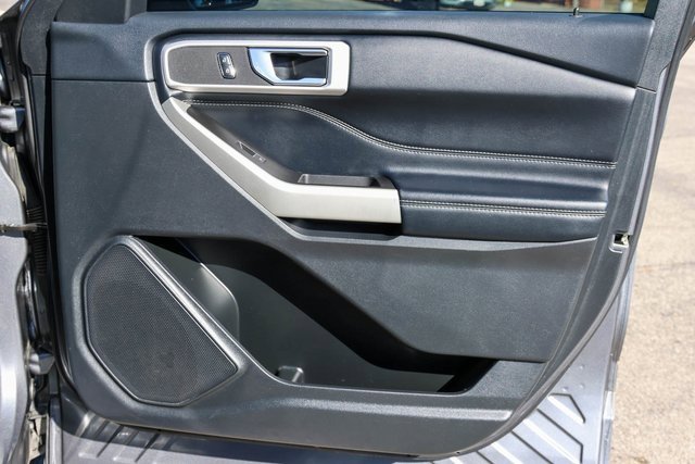 Used 2022 Ford Explorer XLT image 15
