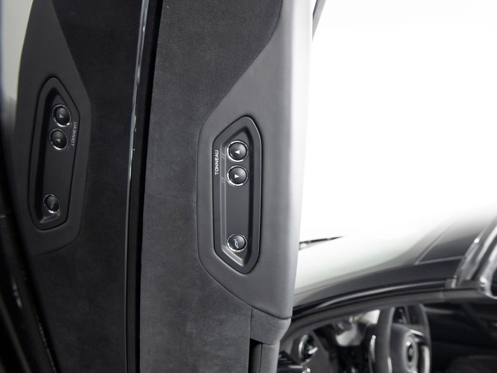 Used 2024 McLaren 750S Spider RWD image 11