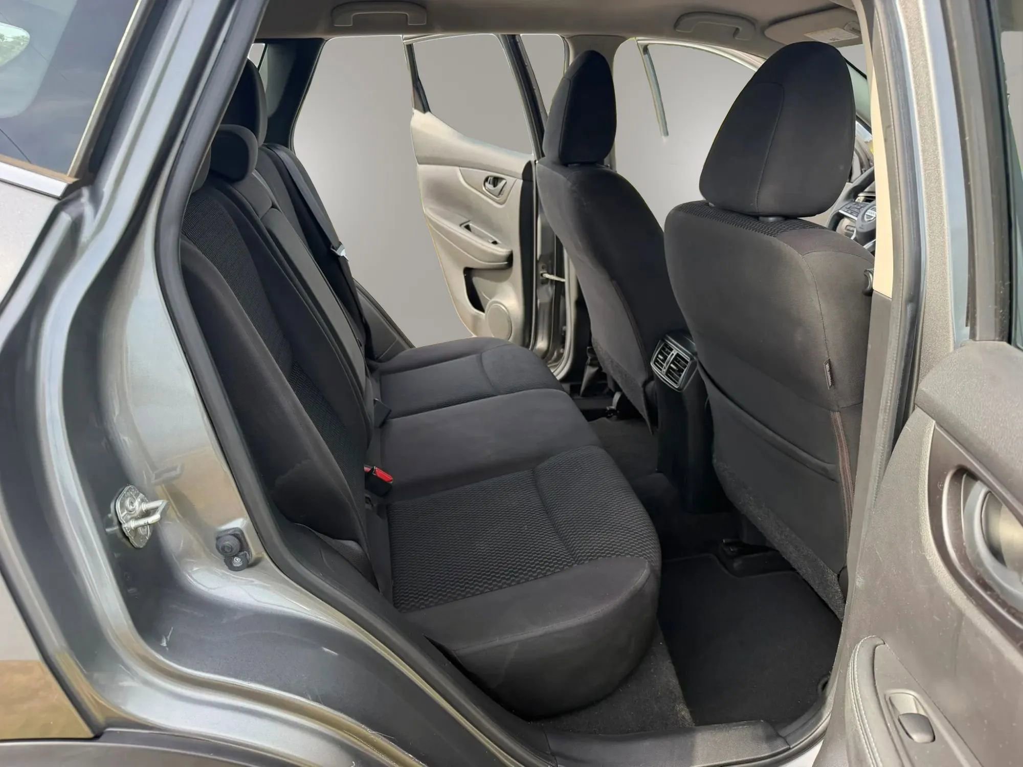 Used 2018 Nissan Rogue Sport S w/ S Appearance Package FWD image 16