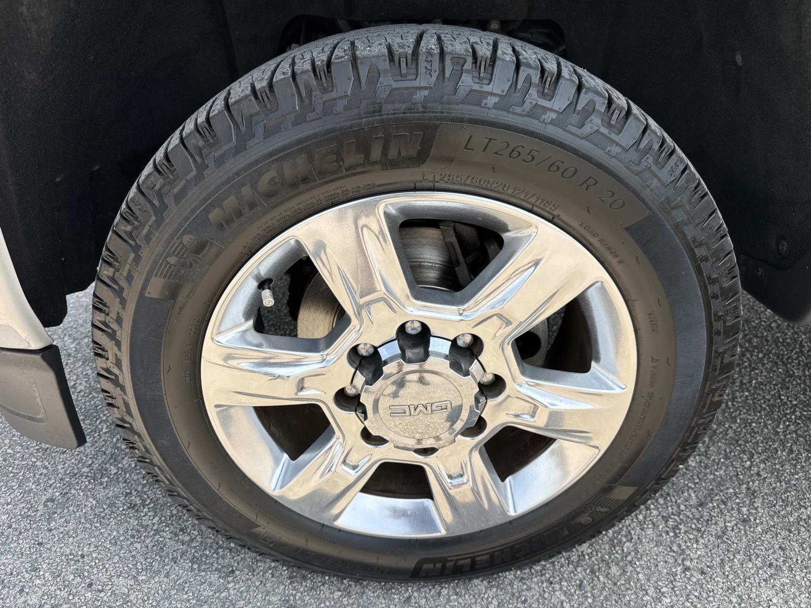 Used 2018 GMC Sierra 2500 Denali w/ Duramax Plus Package AWD/4WD image 11